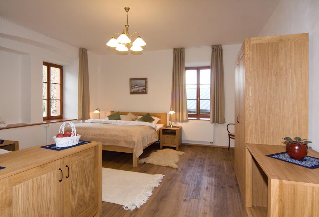 Penzion Stara Vapenka Svinná Chambre photo